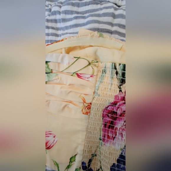 NWT Express Yellow Floral Strapless Top with Bow - Size Small - Picture 6 of 7